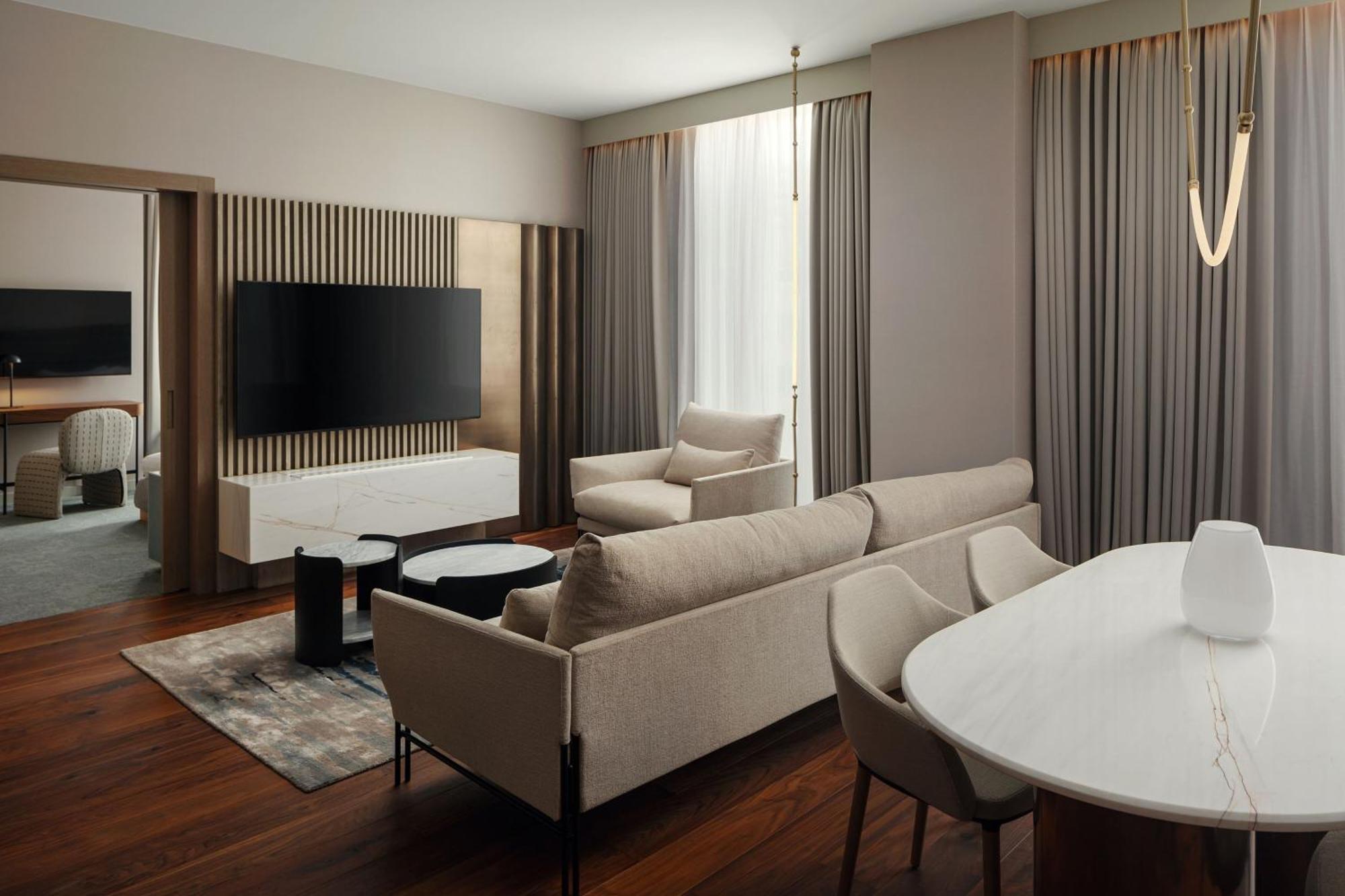 Courtyard By Marriott Erivan Exterior foto